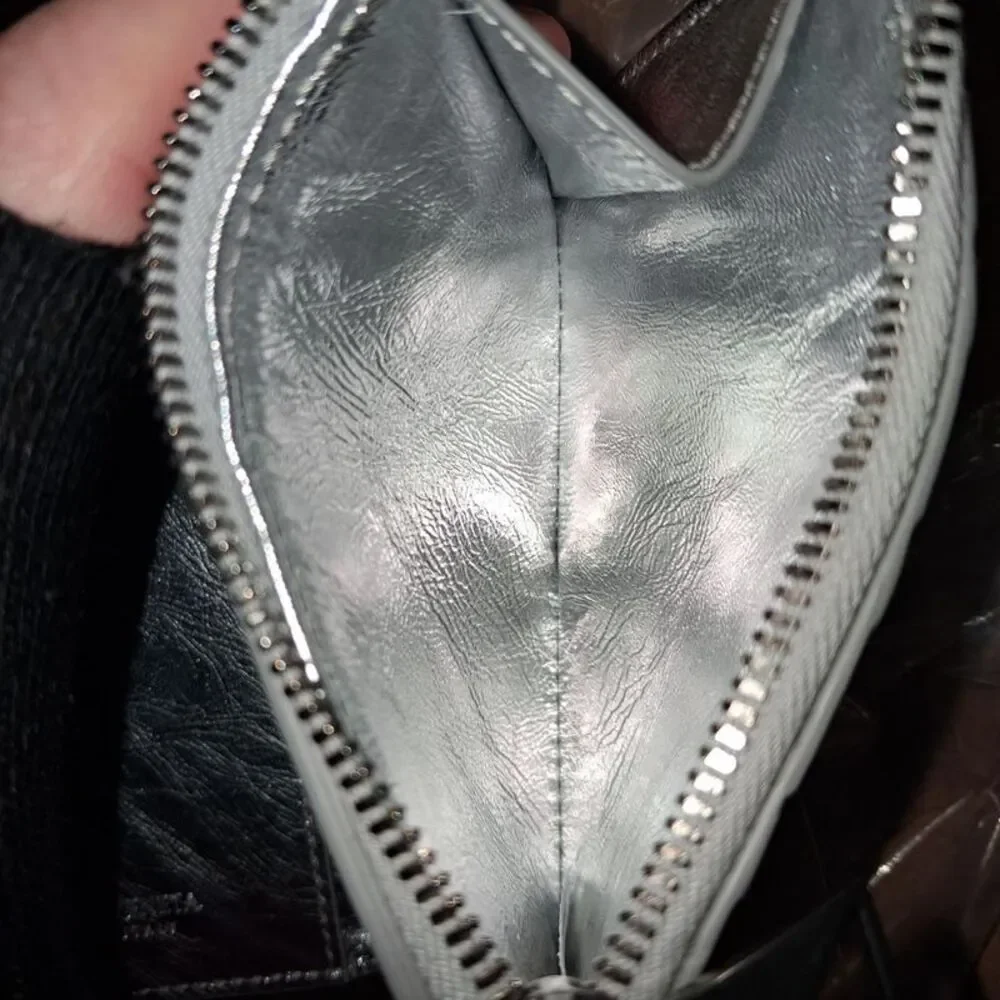 Bottega Veneta Small Intrecciato Bi-Fold Wallet in Metallic Silver Lamb Leather - Picture 8 of 9